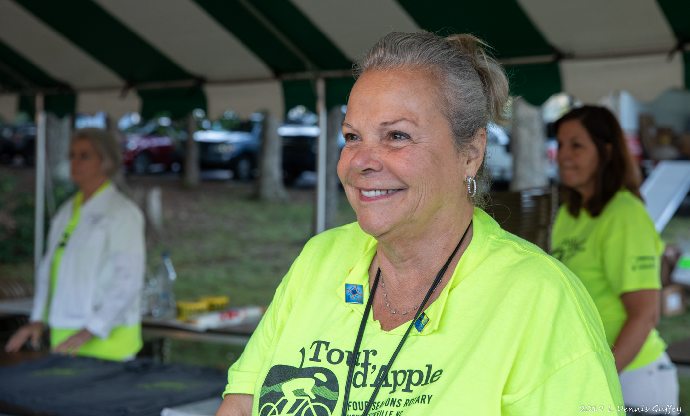 Volunteer at Tour d Apple